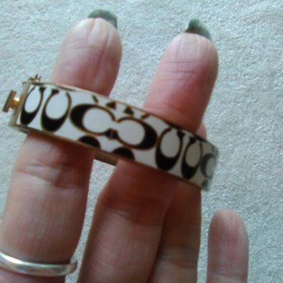 Coach Bangle Bracelet Flapper style VINTAGE PERFECT FOR MOTHER'S DAY - Picture 4 of 9